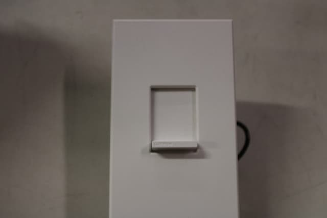NT-600-WH Part Image. Manufactured by Lutron.