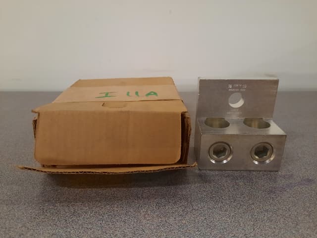 AU-800 Part Image. Manufactured by Ilsco.