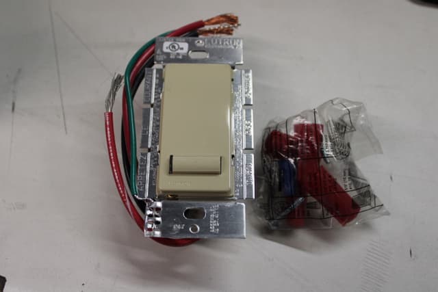 LX-3PSL-WH Part Image. Manufactured by Lutron.