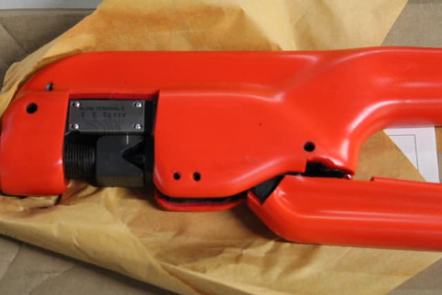 MY293CF Part Image. Manufactured by Burndy.