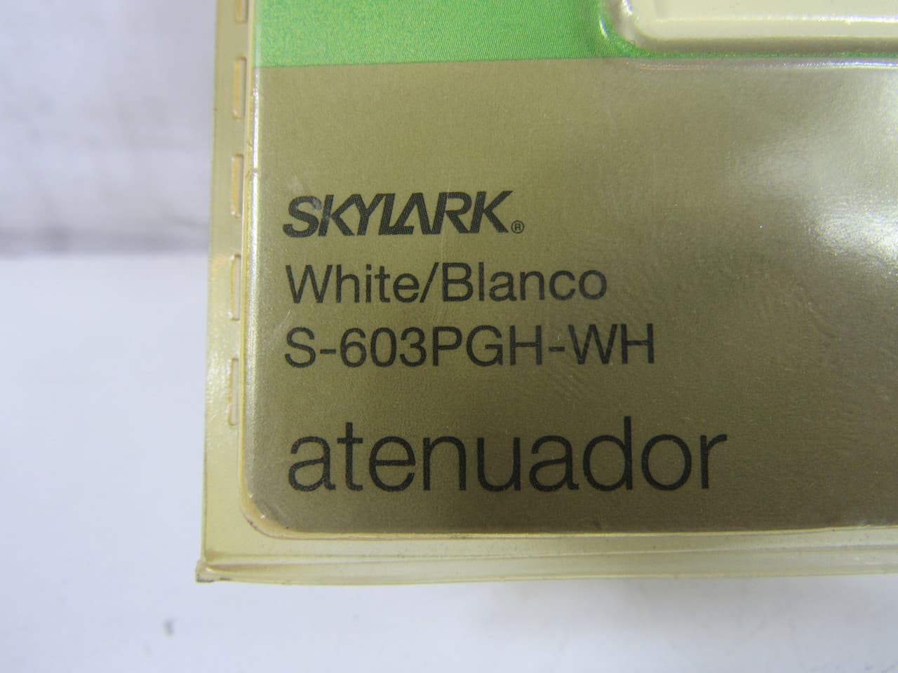 Lutron S-603PGH-WH 120 VAC 60 Hz, 600 W Incandescent/Halogen, White, 1-Pole, 3-Way, Preset with On/Off Rocker Switch Lutron S-603PGH-WH 120 VAC 60 Hz, 600 W Incandescent/Halogen, White, 1-Pole, 3-Way, Preset with On/Off Rocker Switch