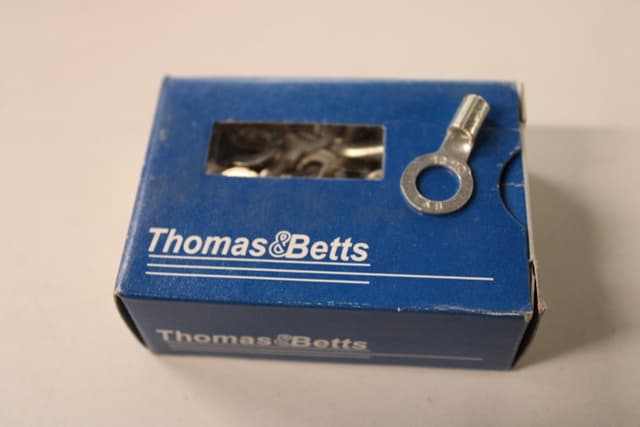 C10-516 Part Image. Manufactured by Thomas & Betts.