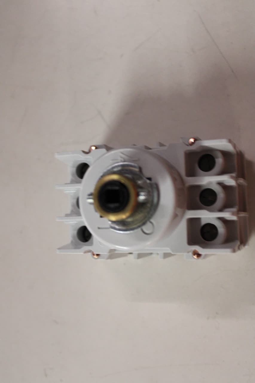 Mersen 2100-3F03 Ferraz Shawmut 2100-3F03 Selector Switches EA Mersen 2100-3F03 Ferraz Shawmut 2100-3F03 Selector Switches EA